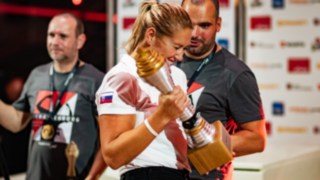 Team World Championship Teilnehmende mit Pokal