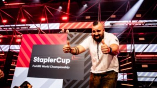 Forklifthero steht auf der StaplerCup Finals 2025 Bühne